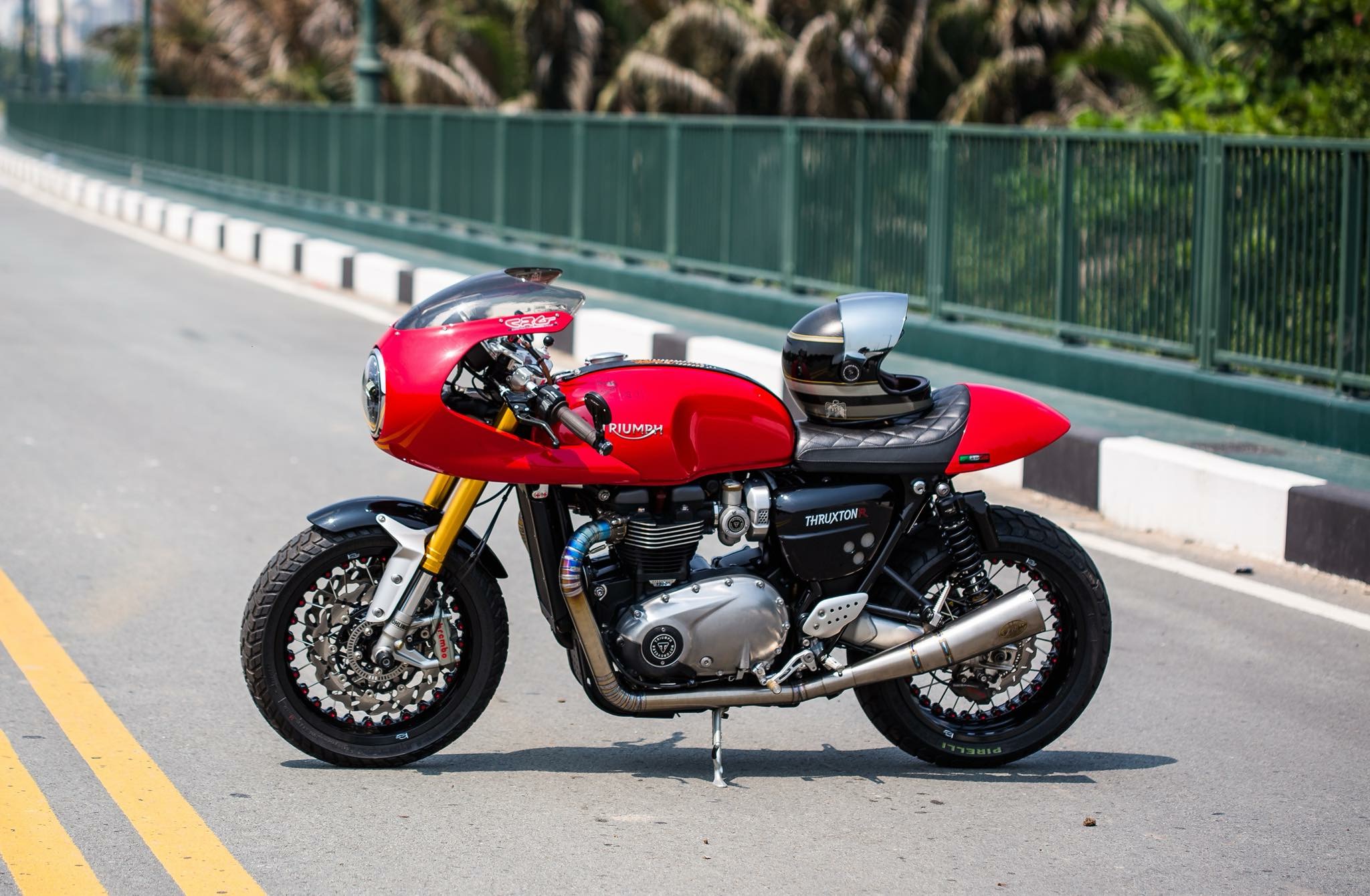 Zard Thruxton 1200