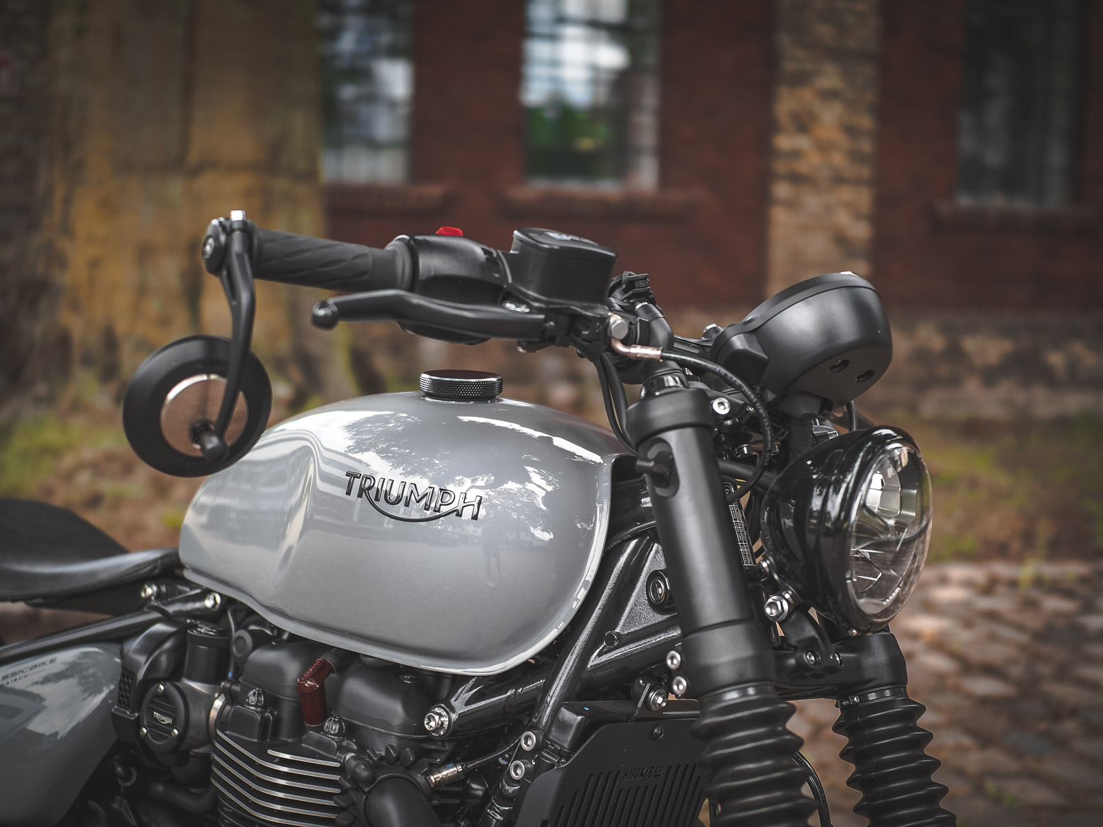 Triumph 3D Schriftzug