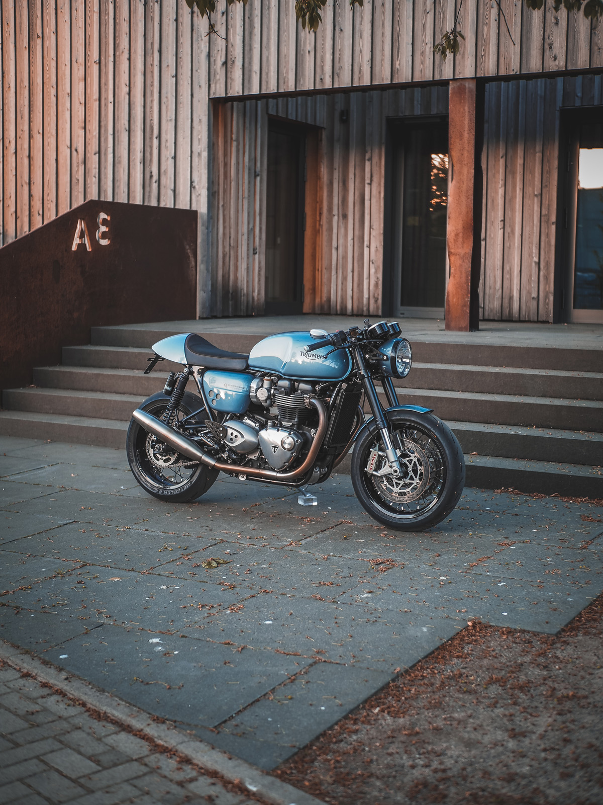 Thruxton / Scrambler Gabel schwarz eloxieren