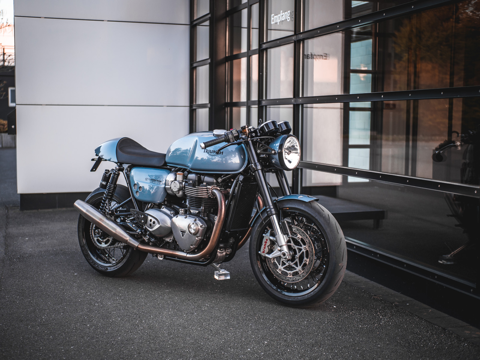 Thruxton / Scrambler Gabel schwarz eloxieren