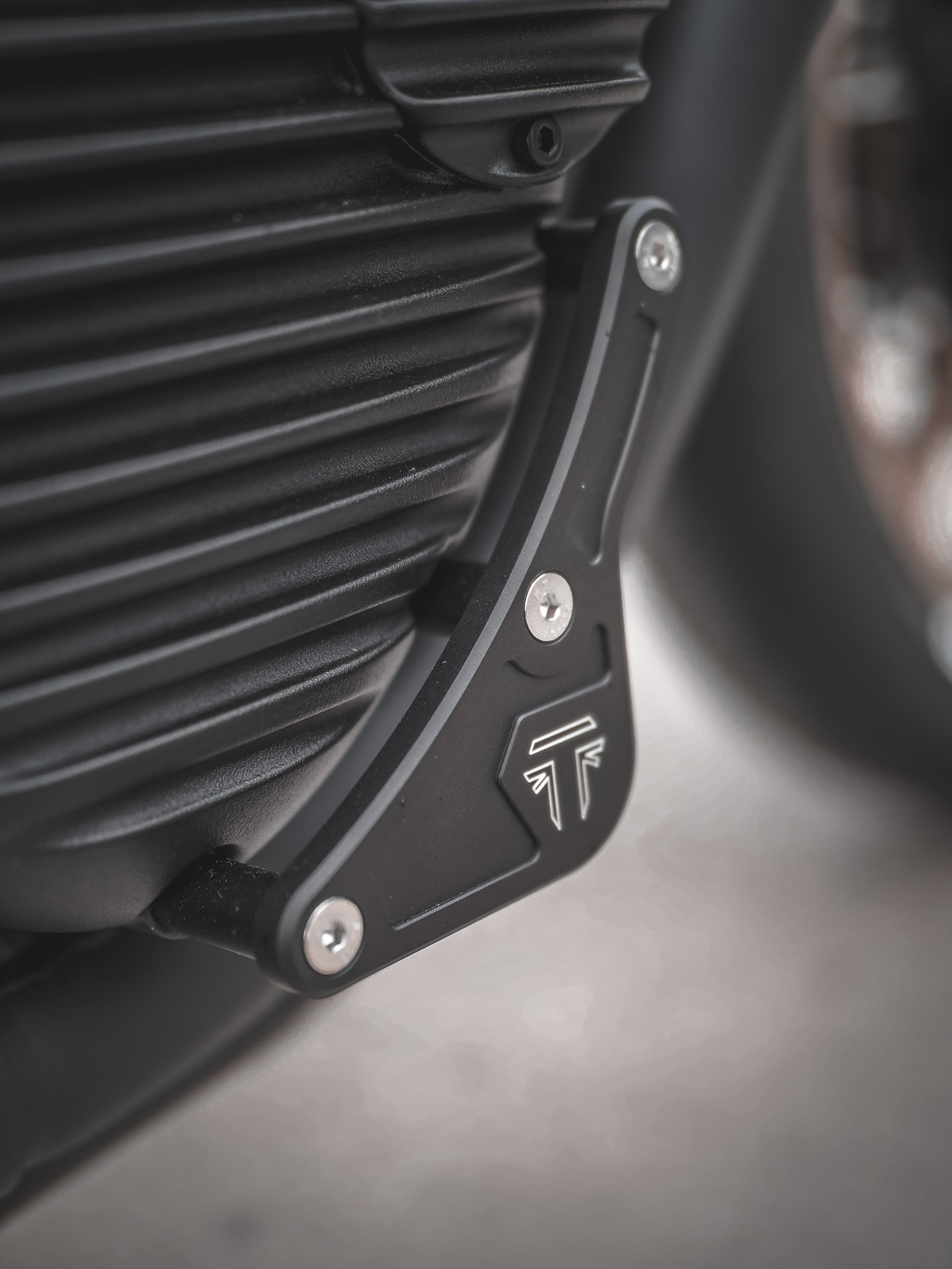 Engine cover protection - Triumph Milled