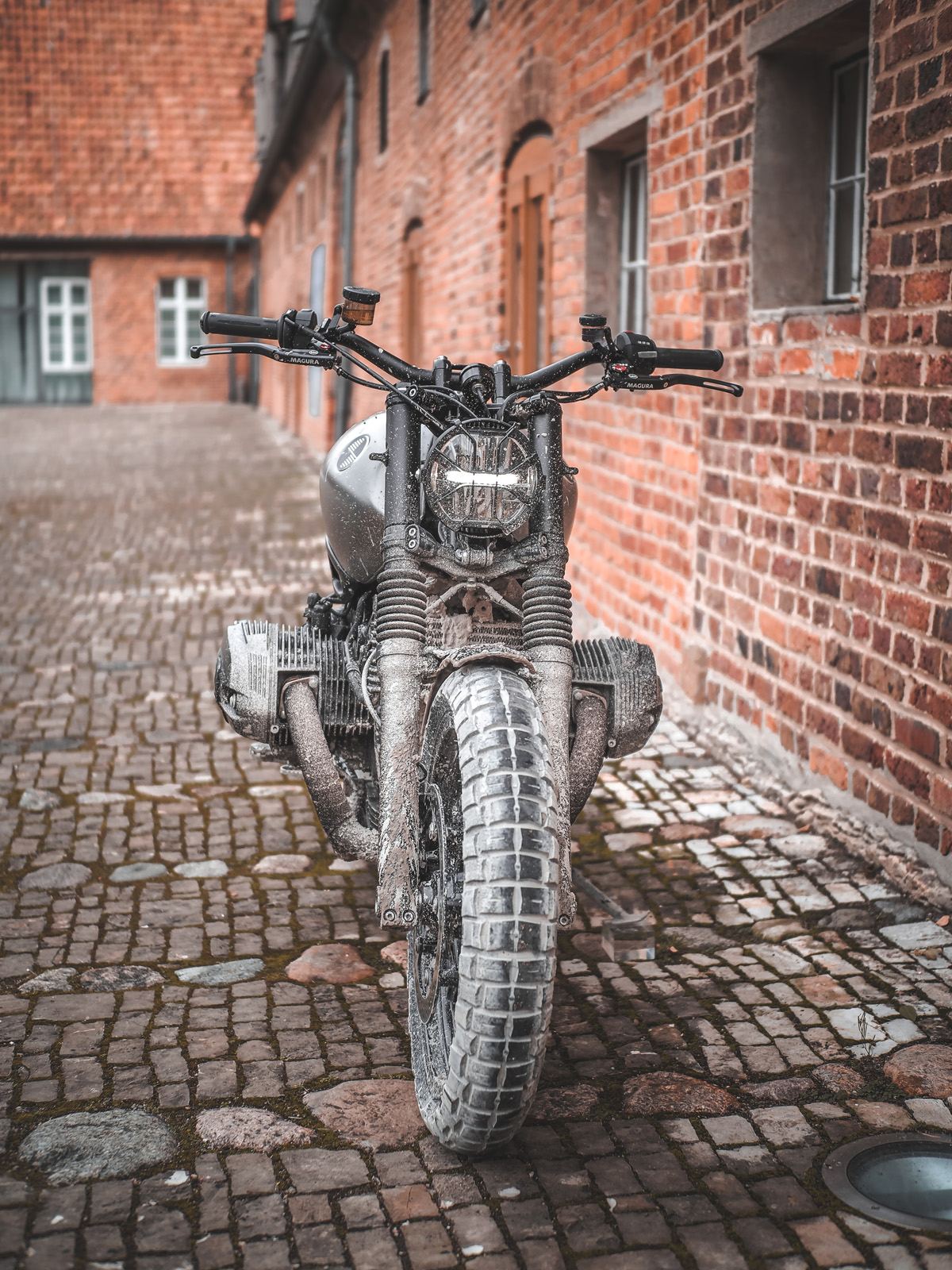 Headlight Grill Thunderbolt LED