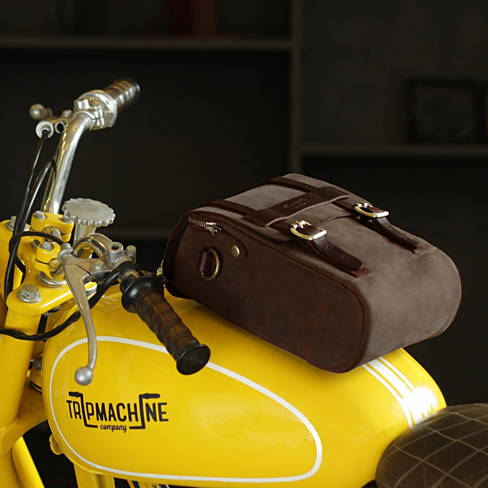 Tank & rear bag leather magnetic